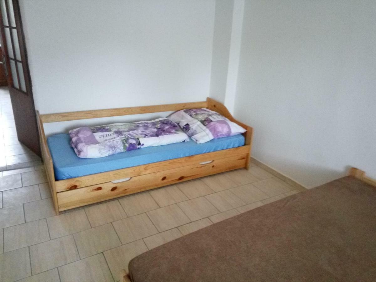 Apartman Suchdol Lejlighed Bujanov Eksteriør billede